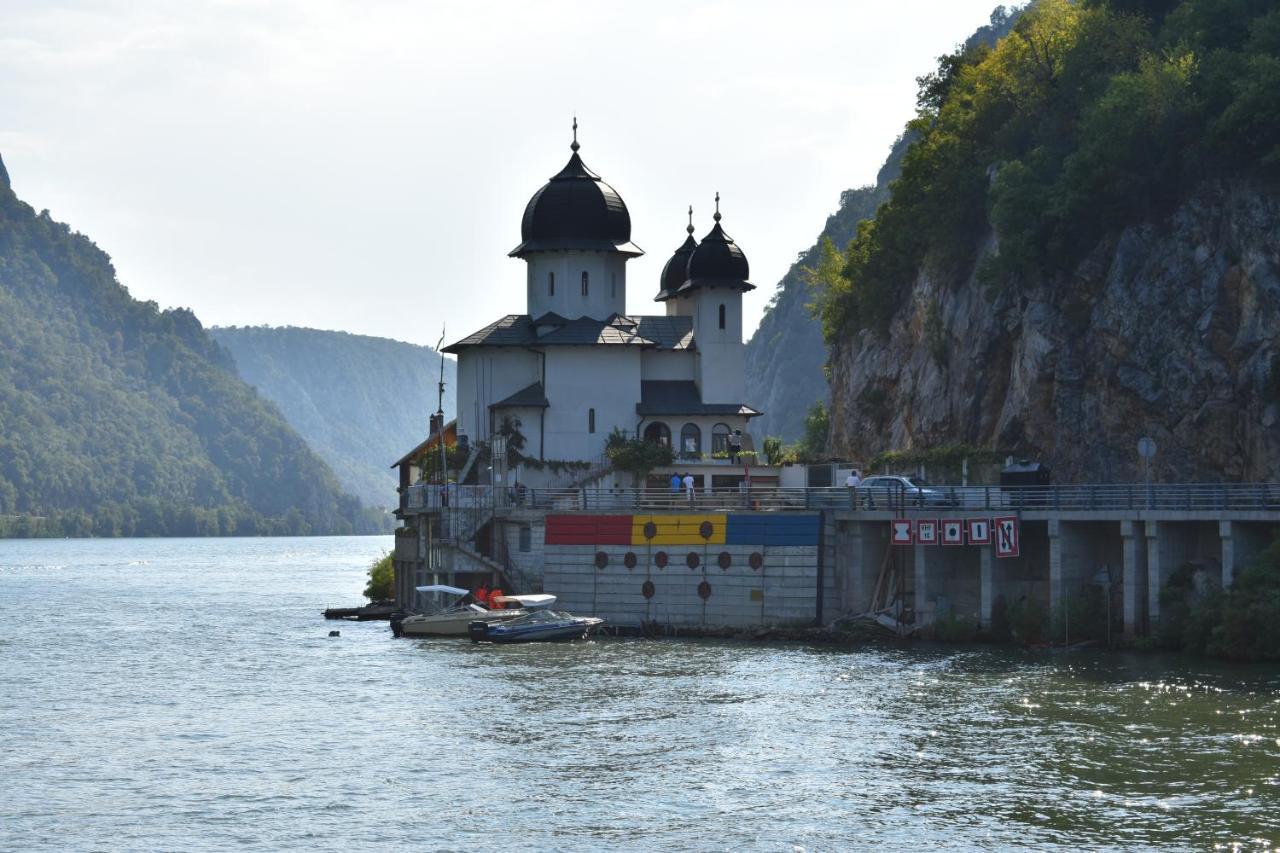 Hotel Aquastar Danube Kladovo Exterior photo